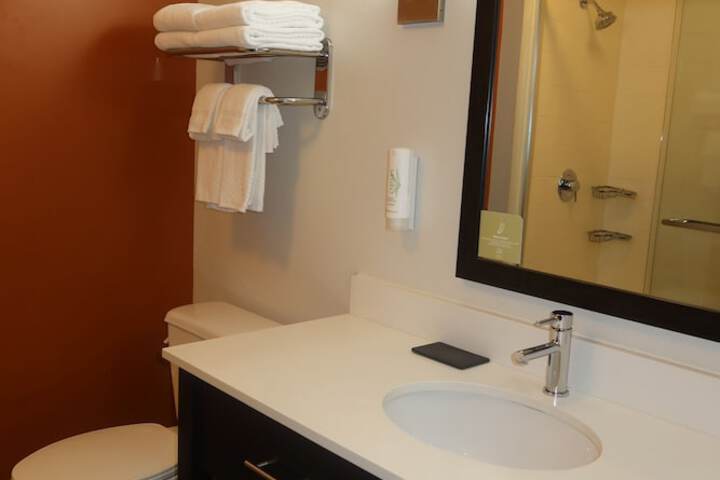 Sleep Inn & Suites Oregon - Madison