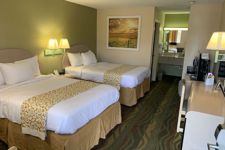 Room 6 of 13