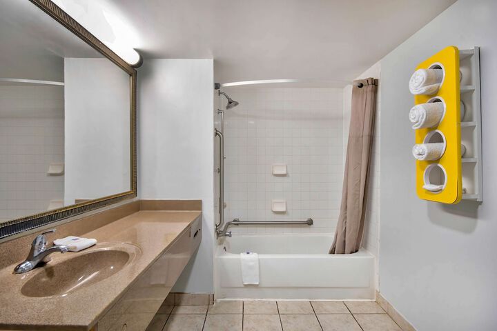 Room 11 of 26