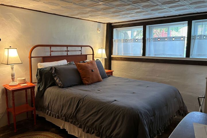 Room 16 of 82