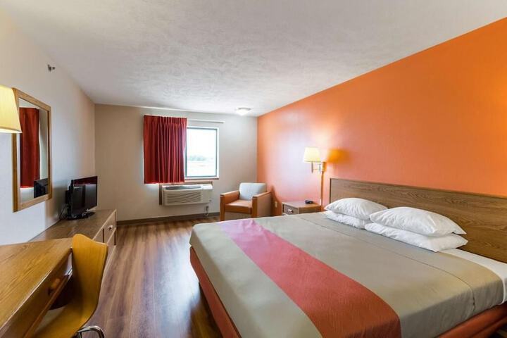 Motel 6 Percival IA