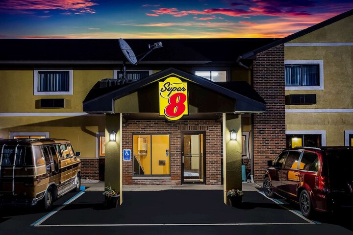 Hotel 2 of 13