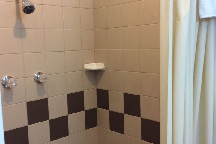 Room 16 of 34