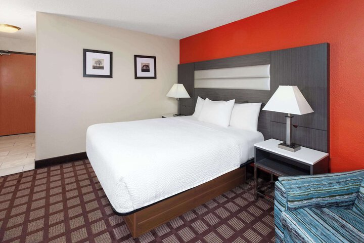 AmericInn by Wyndham Hudson