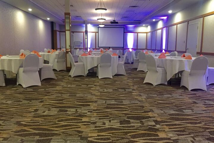 Ballroom/Hall 45 of 54