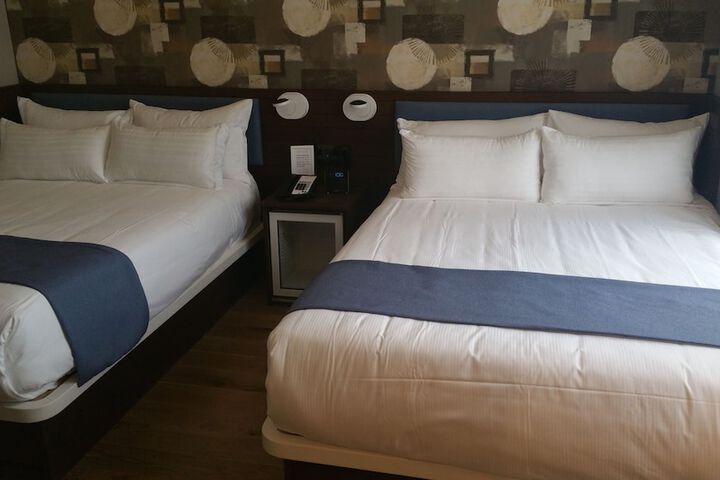 Room 32 of 43