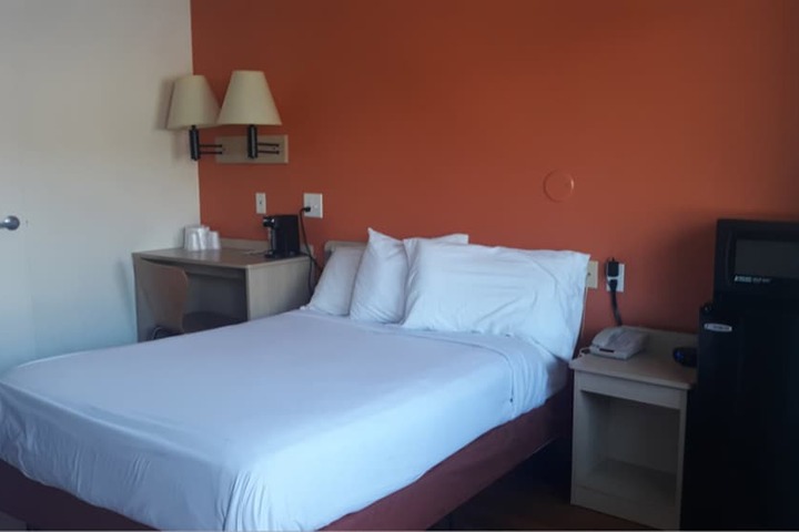 Room 18 of 29