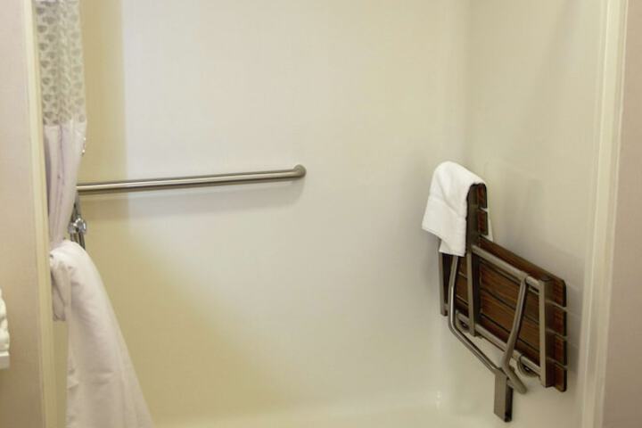 Room 20 of 28