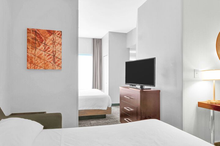 Room 11 of 27