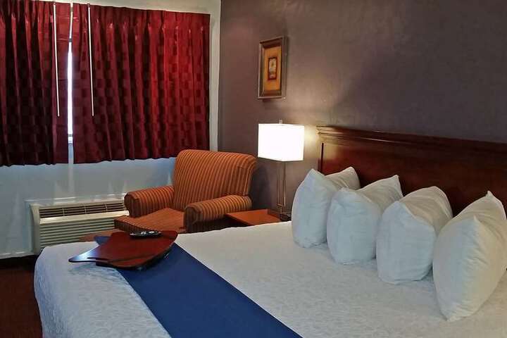 Room 5 of 14