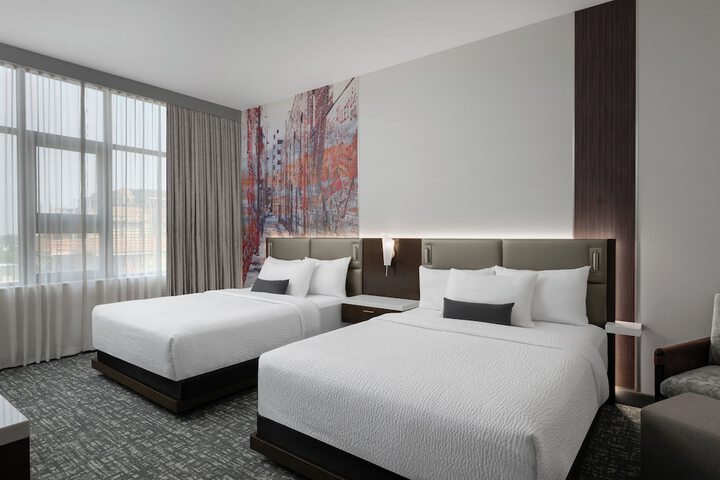 Hotel 43