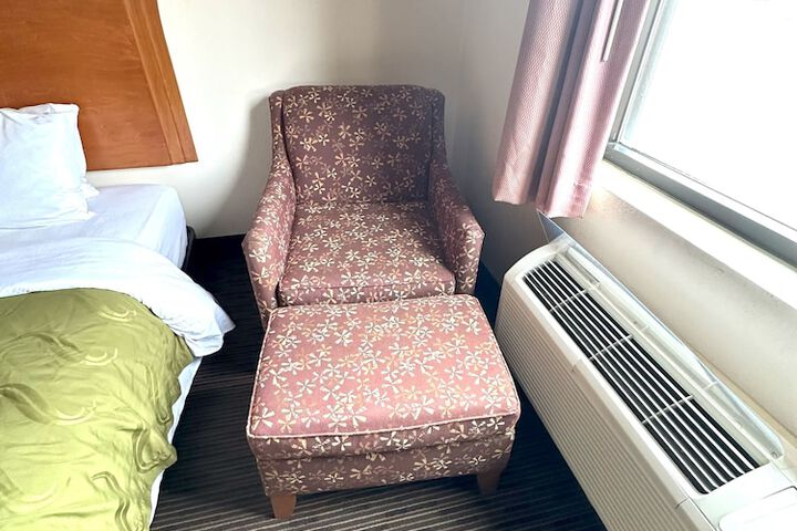 Room 38 of 163