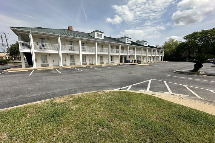 Hotel 2 of 59