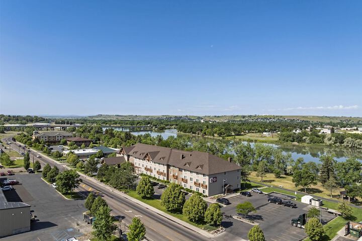 Best Western Plus Riverfront Hotel & Suites
