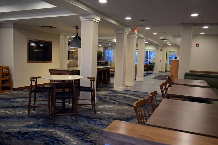 Fairfield Inn and Suites by Marriott Youngstown Austintown