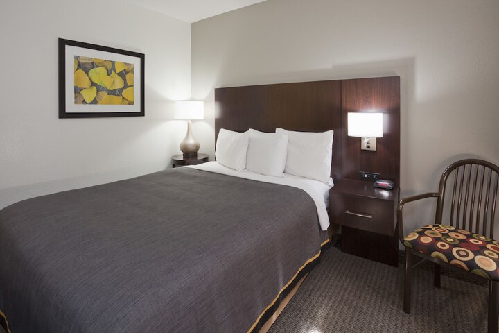 Room 16 of 32