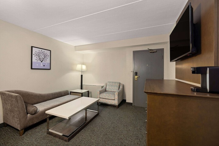 Room 46 of 66