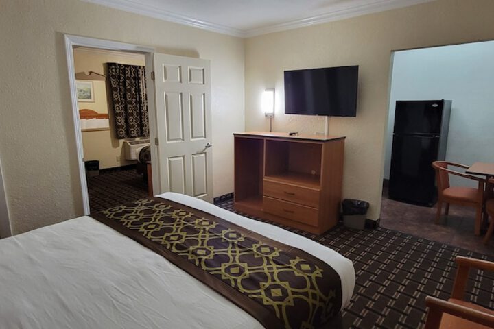 Room 56 of 76