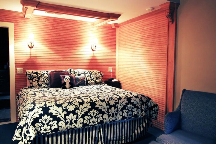 Room 65 of 79