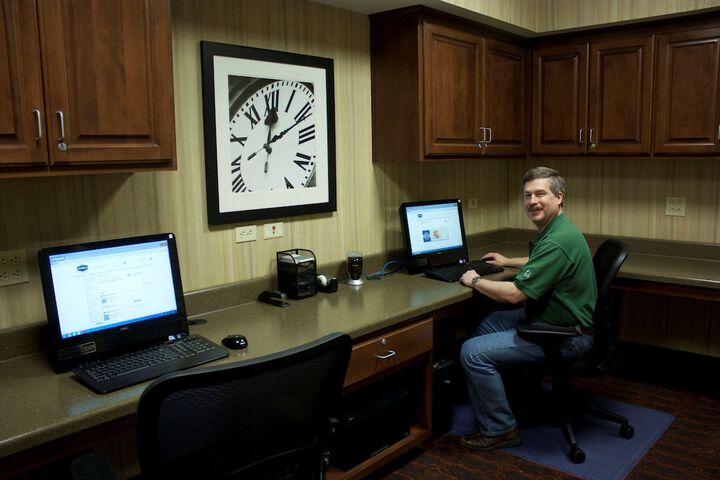 Business Center 31 of 31