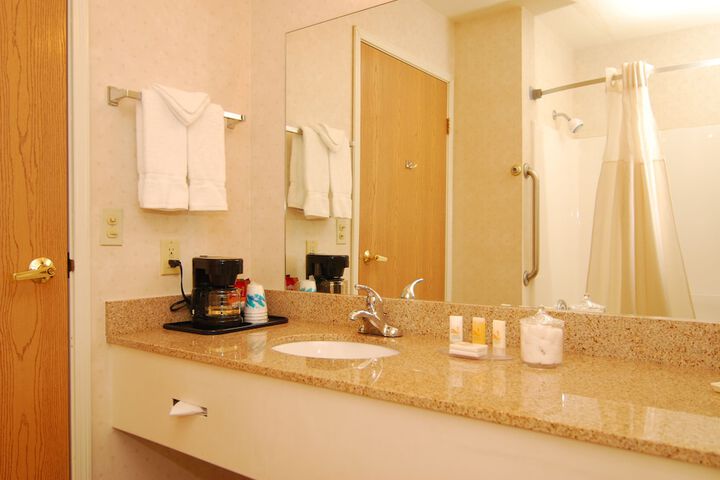 Room 13 of 32