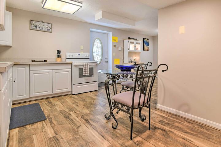 Bel Air Apartment w / Pool 2 Mi to Main St