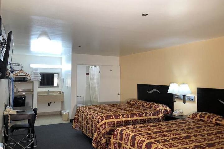 Room 8 of 34