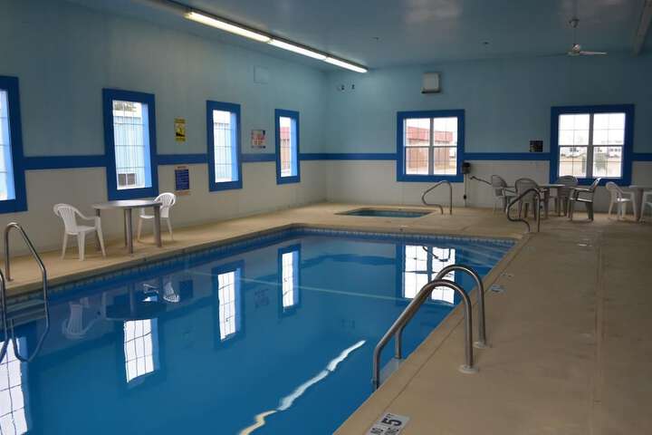 Pool 10 of 41