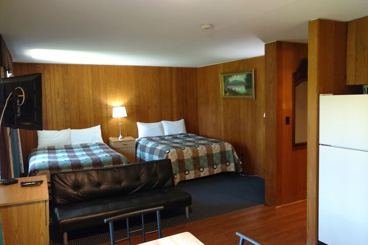 Room 12 of 16