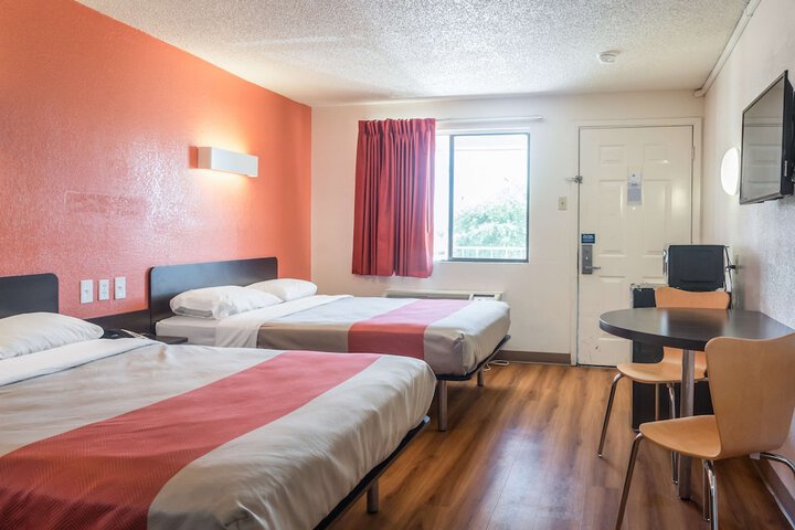 Room 17 of 31