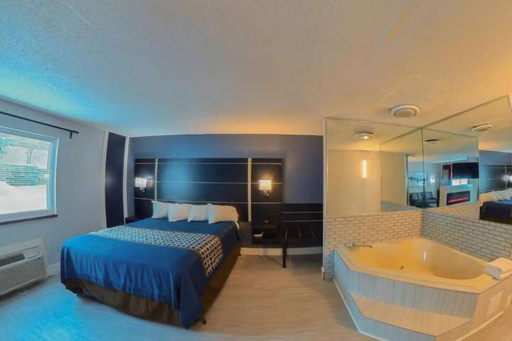 Room 9 of 23
