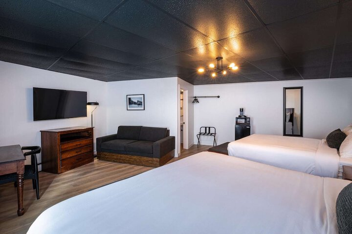 Room 10 of 40
