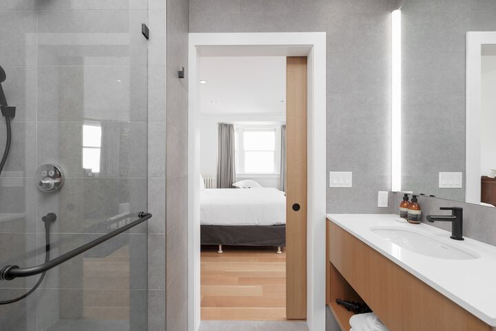 Room 51 of 119