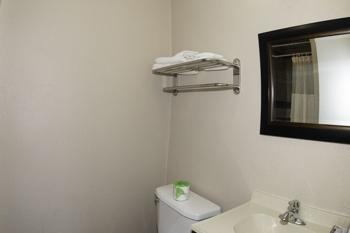 Room 18 of 25