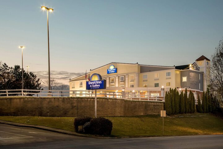 Days Inn & Suites by Wyndham Union City