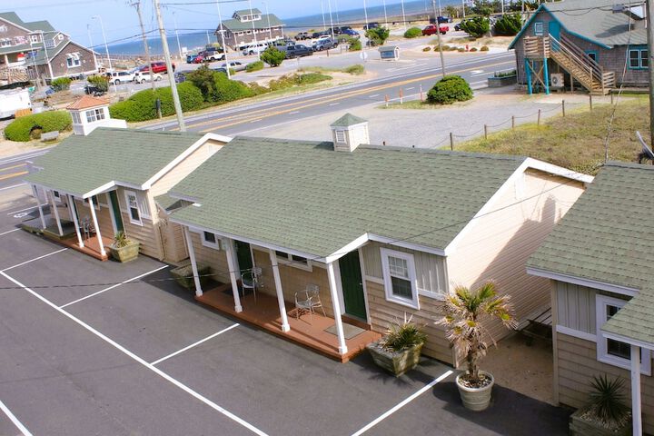 Seahorse Inn and Cottages