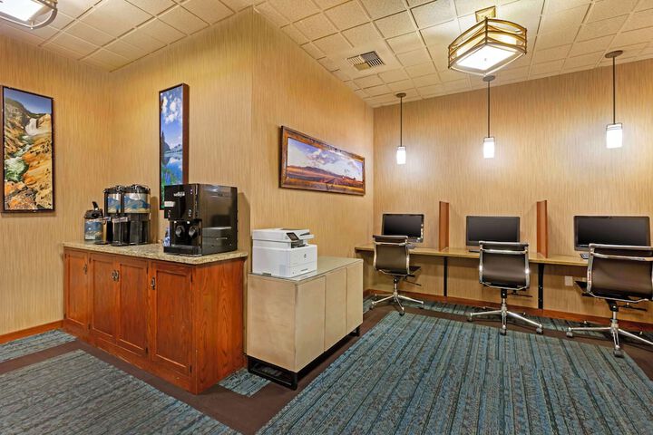 Business Center 59 of 59