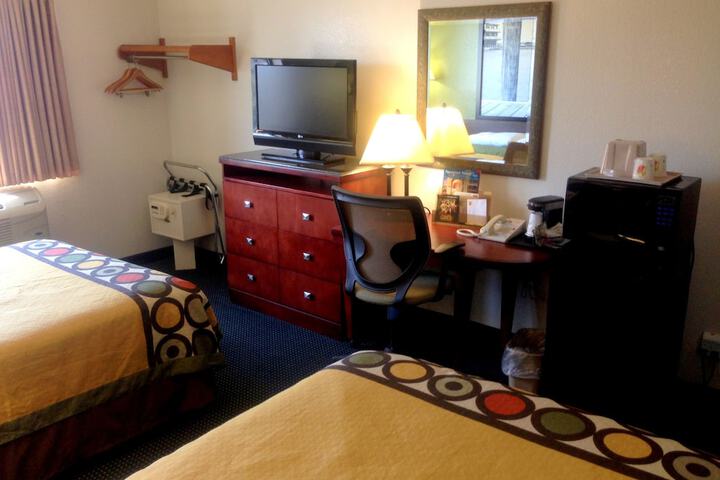 Room 12 of 40