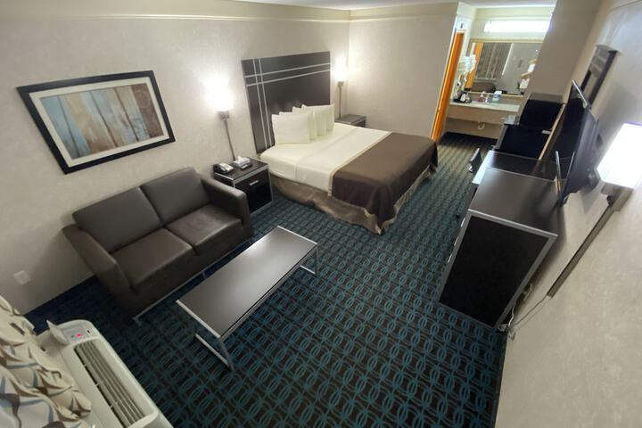 Room 53 of 68