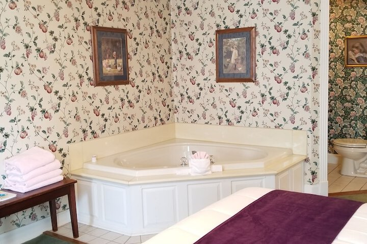 Hot Tub 118 of 125