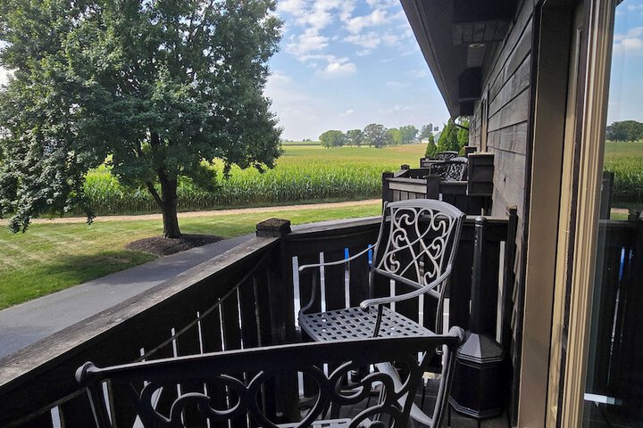 Twin Pine Manor Bed & Breakfast