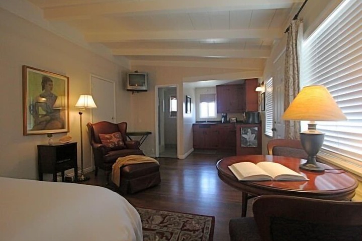 Room 41 of 70