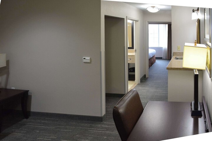 Room 11 of 36