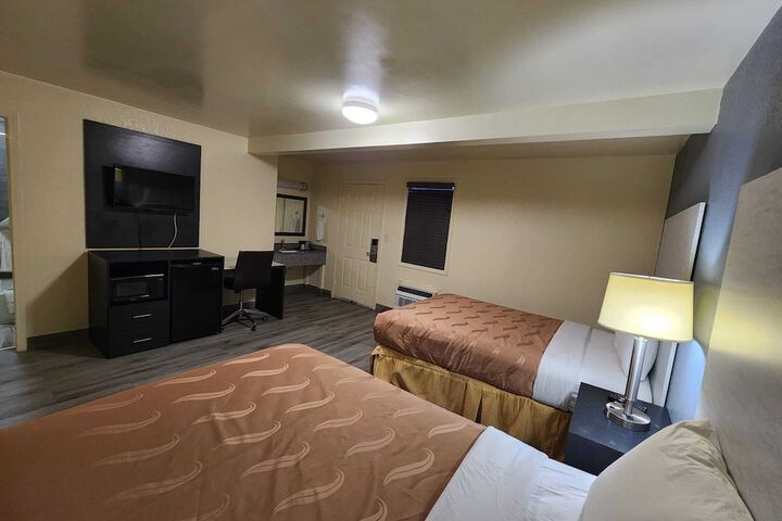 Room 29 of 38
