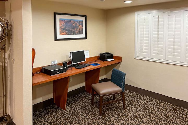 Business Center 35 of 35