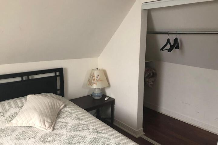 Room 25 of 43