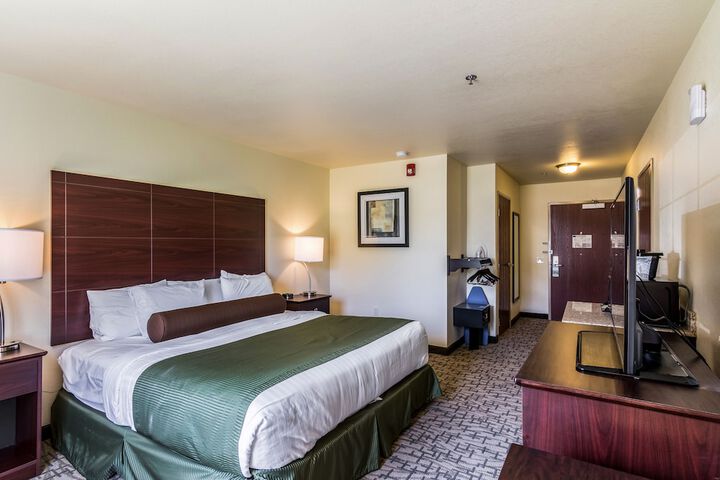 Room 15 of 40