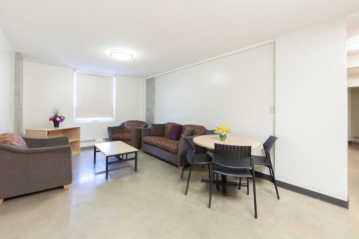 Room 30 of 80