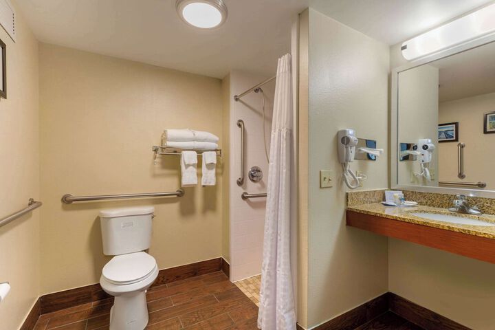 Comfort Inn & Suites Milford