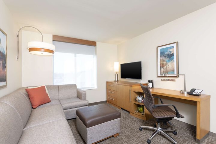 Room 33 of 40